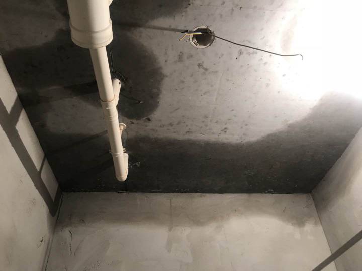 厕所地面砖漏水怎么检测，厕所地面砖漏水修理多少钱?