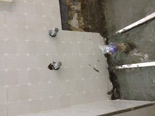 厕所地面砖漏水怎么回事，厕所地面砖漏水检测公司哪家更靠谱?