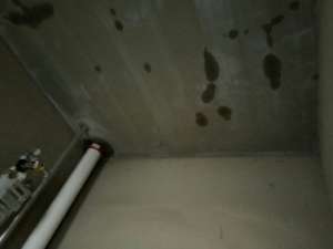 厨房天花板漏水是什么原因，厨房天花板漏水维修方法是什么?