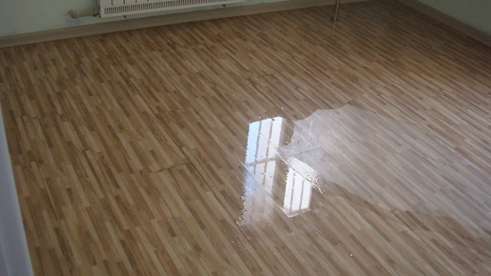 地板漏水如何处理，地板漏水什么原因造成的?