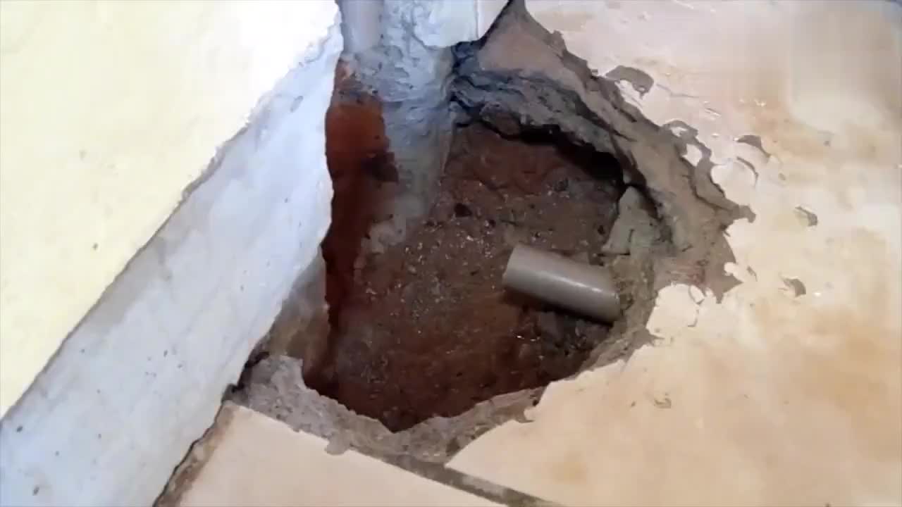 墙里面水管漏水怎么回事，墙里面水管漏水修理多少钱?