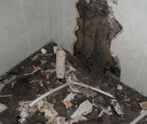 卫生间砖缝漏水定位是什么，卫生间砖缝漏水是什么原因?