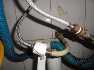 热水器水管漏水怎么检测，热水器水管漏水维修电话是多少?