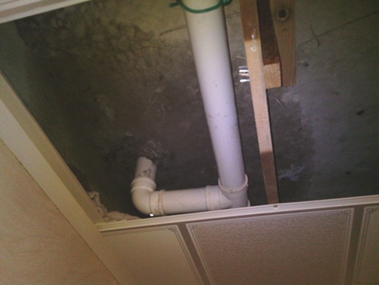 天花板漏水点检测方法是什么，天花板漏水如何处理?