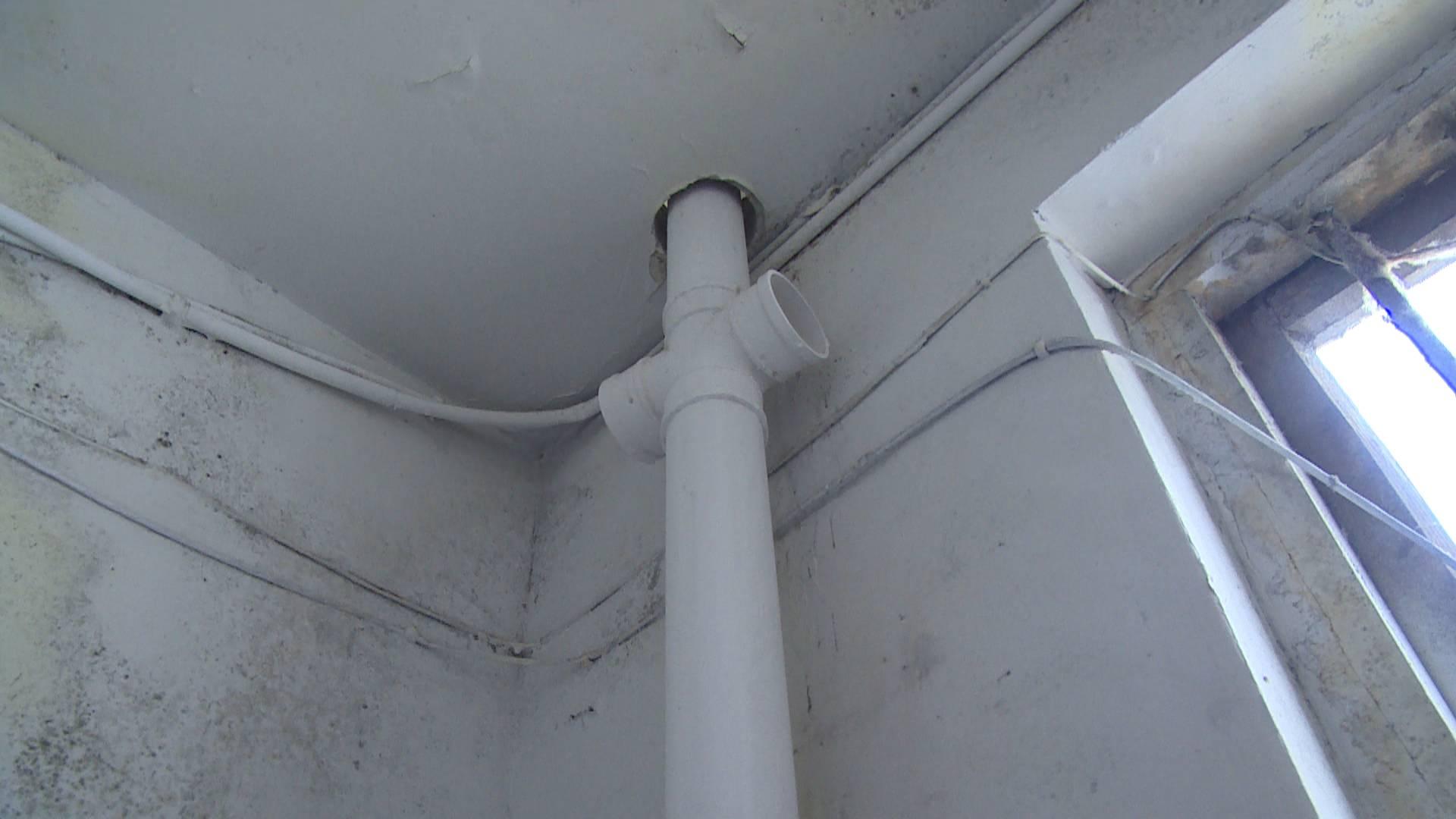 楼道水管漏水怎么处理，楼道水管漏水修理多少钱?