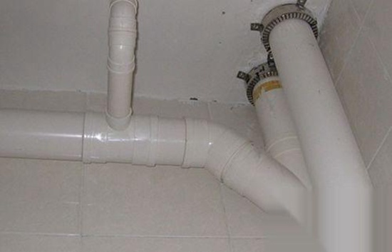 楼上管道漏水原因有哪些，楼上管道漏水怎么监测?
