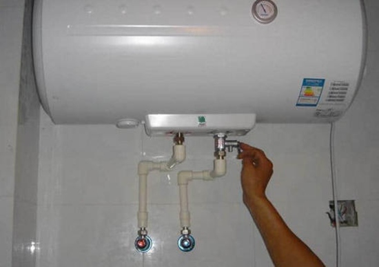 热水器水管漏水是什么原因,如何解决热水器水管漏水?