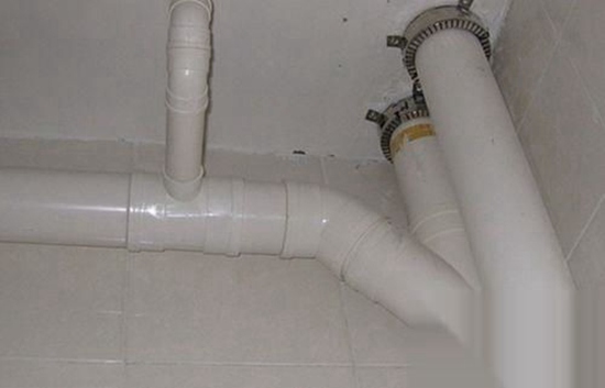 宝鸡楼上卫生间漏水点检测方法_楼上往楼下邻卫生间走廊漏水