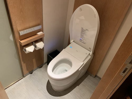 徐州厕所地面砖漏水怎么检查_厕所管道外面漏水怎么办
