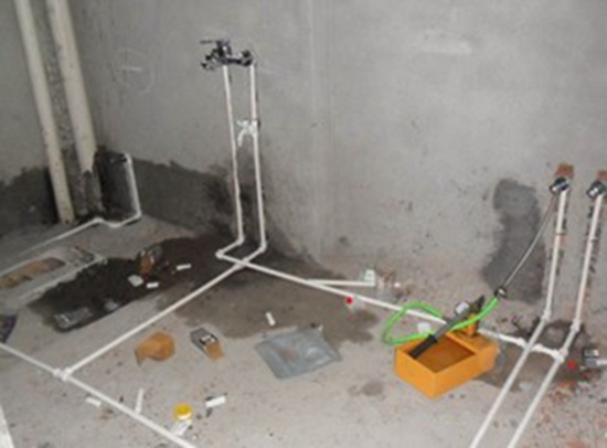 营口卫生间下水管漏水是什么原因_卫生间管槽漏水怎办