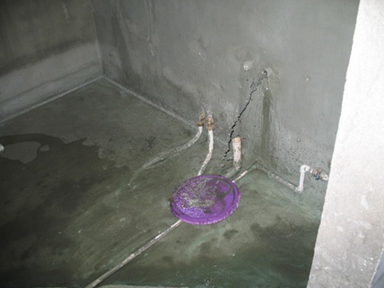 张家口卫生间水管漏水修理_一楼卫生间马桶顶漏水