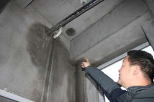 鹤岗厕所地面砖漏水原因_阳台漏水有阴影是什么原因