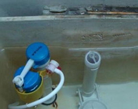 安徽墙内水管漏水如何处理_自家的水管漏水楼上有责任吗