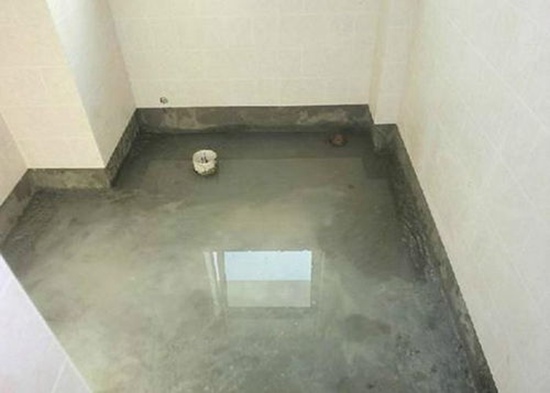 阜新厕所地面砖漏水是什么原因_阳台漏水有阴影是什么原因