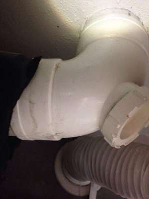 吉林水管漏水如何处理_住了5年厕所房顶漏水怎么处理