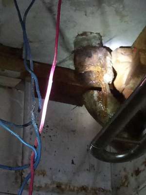 鄂州卫生间水管漏水怎么检查_旧小区楼上卫生间管道漏水谁负责