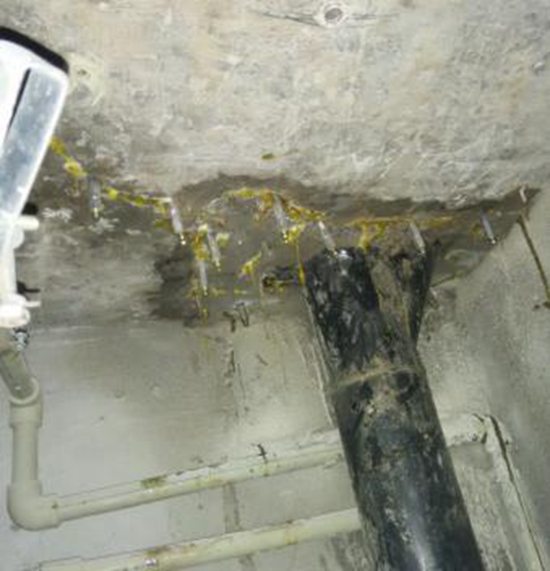 盐城暗水管漏水是什么原因_吊顶漏水的原因和处理方法