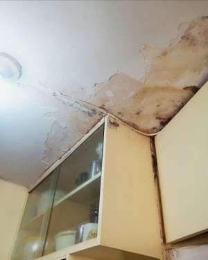 伊春室内漏水是什么原因_楼下天花板墙角漏水怎么找漏水点