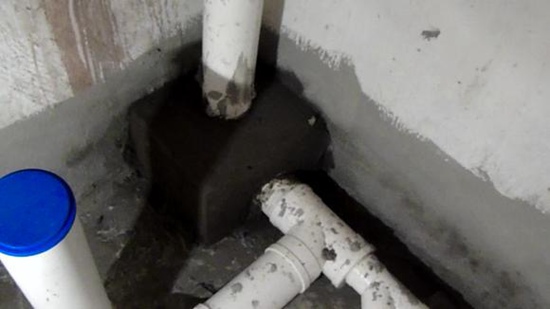 山西卫生间管道漏水什么原因_卫生间漏水结晶的原因