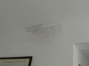铁岭厨房天花板漏水维修电话_天花板打了2公分漏水