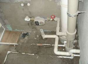 太原卫生间下水管漏水如何处理_卫生间吊顶上楼板下下水道漏水
