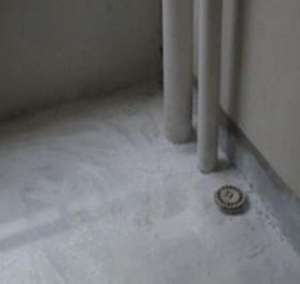 安徽墙内水管漏水如何处理_自家的水管漏水楼上有责任吗