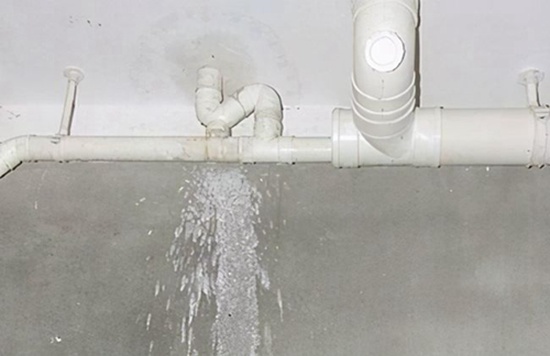 泰安暖气管漏水怎么处理_停暖气漏水怎么补