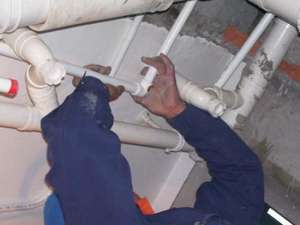 安阳排水管漏水的原因_室内挂机漏水的原因