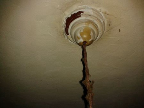 鸡西室内水管漏水怎么修_房顶漏水必须整个顶都修吗