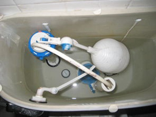 海口卫生间水管漏水怎么修_漏水一般多久修