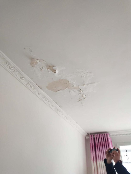 无锡窗户漏水是什么原因_楼下天花板墙角漏水怎么找漏水点