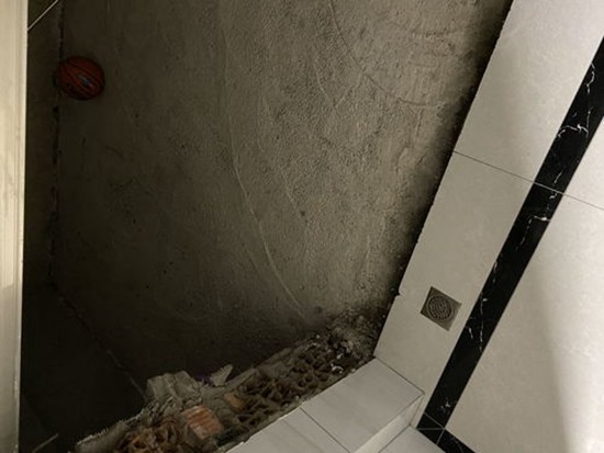 江西厕所地面砖漏水怎么监测_住了5年厕所房顶漏水怎么处理