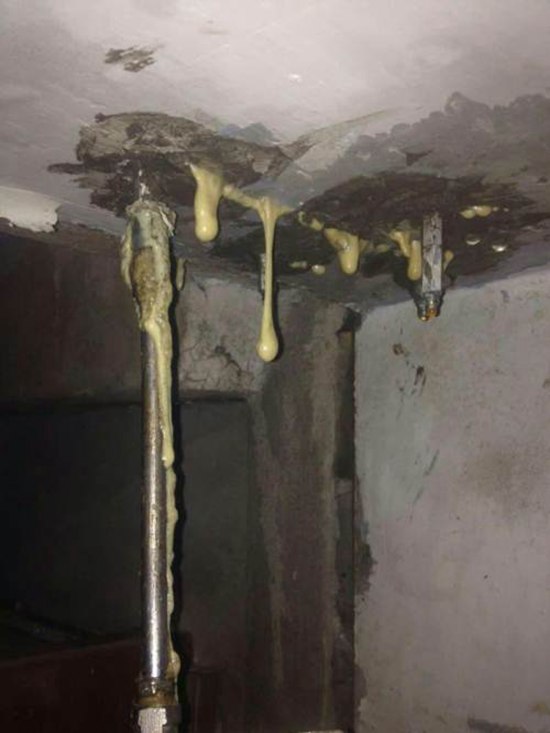 潍坊卫生间水管漏水什么原因_飘窗外墙漏水是什么原因