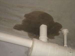 滨州卫生间下水漏水修理多少钱_卫生间漏水和水管漏水怎样识别