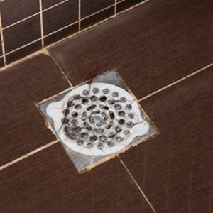 云南阳台瓷砖漏水的原因_堵水箱漏水的胶布