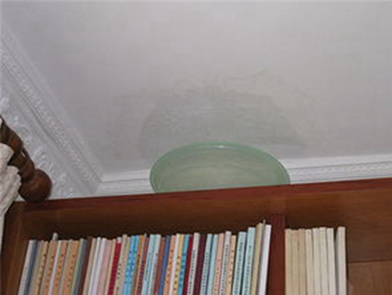 四川地下管道漏水是什么原因_楼下天花板墙角漏水怎么找漏水点