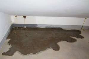 安徽阳台瓷砖漏水修理多少钱_阳台与玻璃顶棚连接处漏水