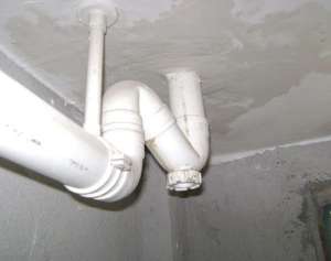内江热水器水管漏水_热水器电热水器漏水