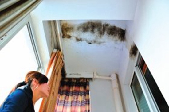 张家口楼上漏水处理方法_我家楼上阳台漏水不想修怎么办