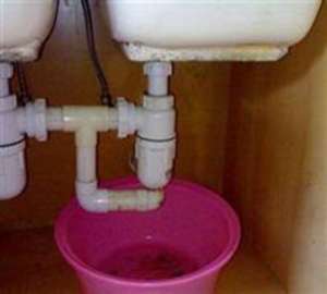 达州厕所漏水维修_衡阳阳台漏水维修电话