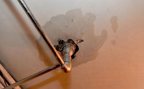 泉州抽水马桶漏水点检测_马桶漏水反臭