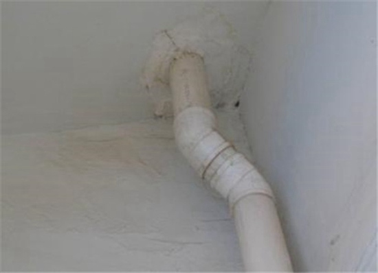 廊坊卫生间下水漏水如何处理_卫生间吊顶上楼板下下水道漏水