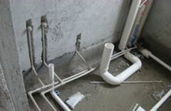 铜陵卫生间管道漏水处理方法_楼下分水管道漏水