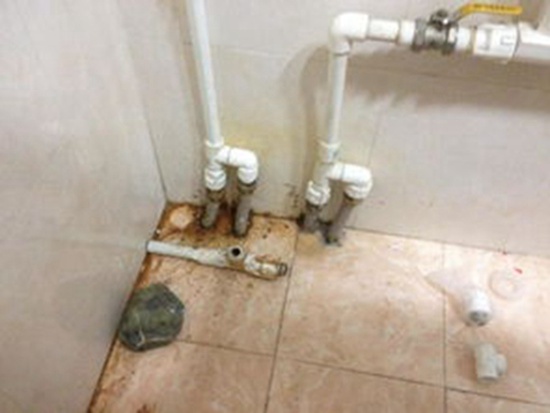 青岛厕所漏水处理方法_厕所漏水补漏漆