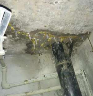 焦作卫生间水管漏水怎么修_下雨卫生间排气口漏水