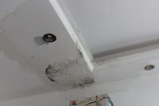天花板漏水怎么处理?出现天花板漏水的原因都有哪些?