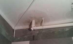 卫生间不砸瓷砖怎么处理漏水？水电工一不小心说漏了嘴
