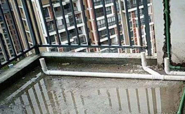 阳台漏水怎么维修？水电工一不小心说漏了嘴！