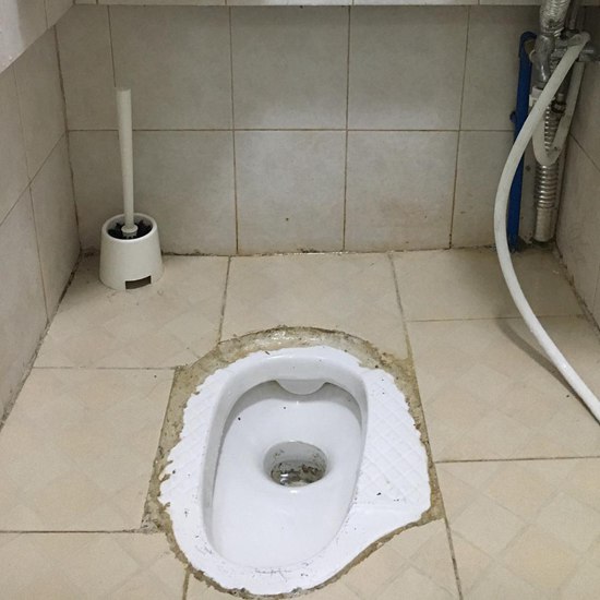 厕所下水道漏水如何应对?教你几个小妙招，这样解决较有效