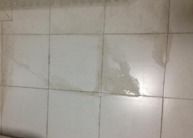 卫生间地板渗水是什么原因？怎么处理卫生间地板渗水？